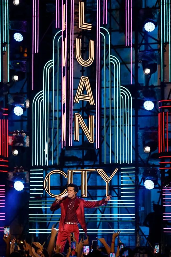 Luan City en escenario